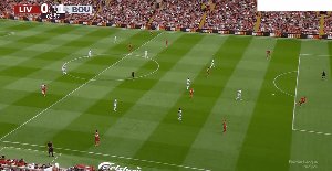 1692454064150060928.gif liv bou 2.gif